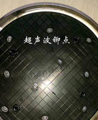 车标铆接.jpg